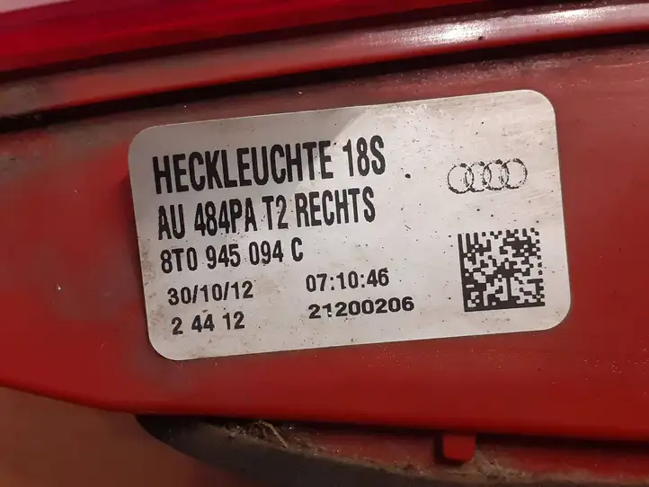 Audi A5 8T 8F (2007 - 2011) 8T0945094C Задний фонарь в крышке багажника — фото 2