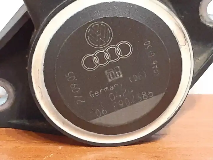 Audi A6 S6 C6 4F (2004 - 2008) 06E907386 Датчик давления воздуха впуска — фото 2