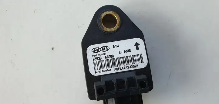 Hyundai i30 (2012 - 2015) Датчик удара SRS — фото 4