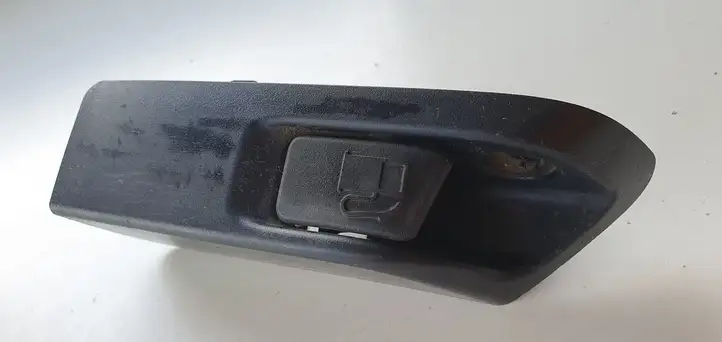 Toyota Prius+ (ZVW40) (2011 - 2018) Включатель открытия топливного бака — фото 1
