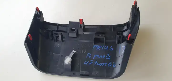 Toyota Prius (XW50) (2015 - ) Отделка внутренней панели салона — фото 4