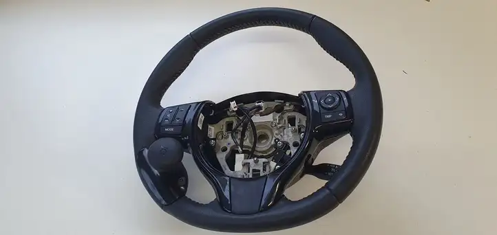 Toyota Yaris (2014 - 2019) Руль — фото 1