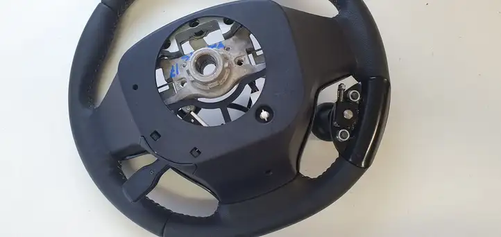 Toyota Yaris (2014 - 2019) Руль — фото 7