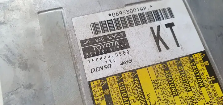 Toyota Prius (XW50) (2015 - ) Блок управления пневмоподвеской — фото 5