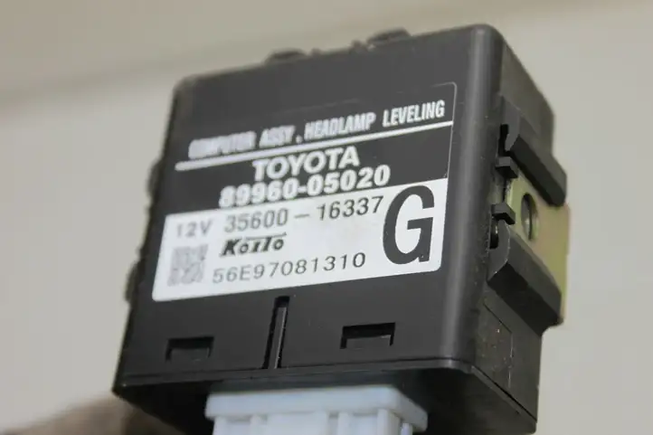 Toyota Avensis T250 (2006 - 2009) 8996005020 Блок управления светом — фото 2