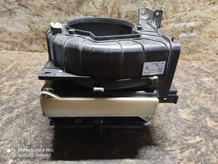 Mitsubishi Outlander (2001 - 2007)  MN162079 Пластиковый корпус