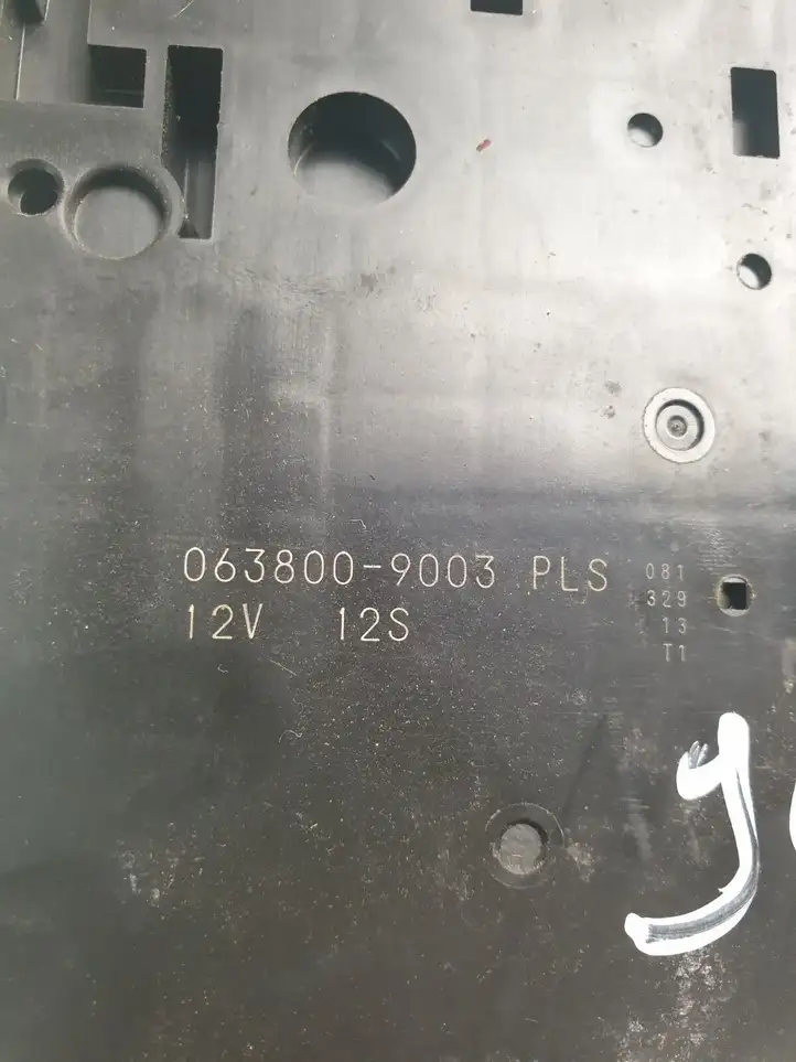 Lexus RX 450H (2008 - 2012) 0638009003 Двигатель задвижки потока воздуха — фото 2