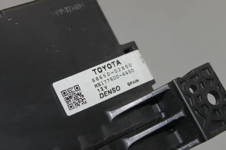 Toyota Auris E180 (2012 - 2018) 8865002E00 Модуль управления кондиционером — фото 2