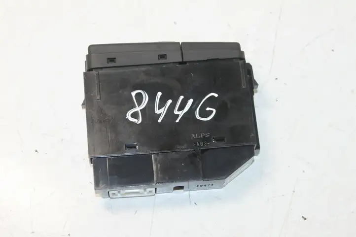 Toyota Avensis T250 (2006 - 2009) 8479005110 Кнопка обогрева стекла — фото 5