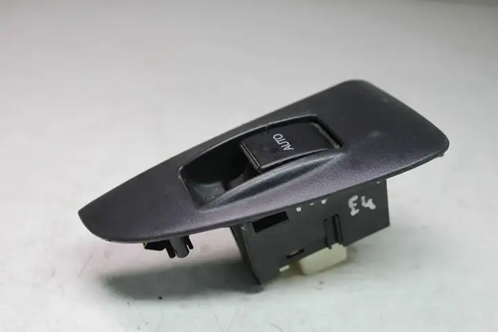 Toyota Prius (XW20) (2003 - 2009) 7427105020 Блок кнопок стеклоподъемников — фото 2
