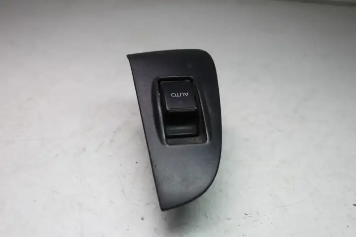 Toyota Prius (XW20) (2003 - 2009) 7427105020 Блок кнопок стеклоподъемников — фото 4