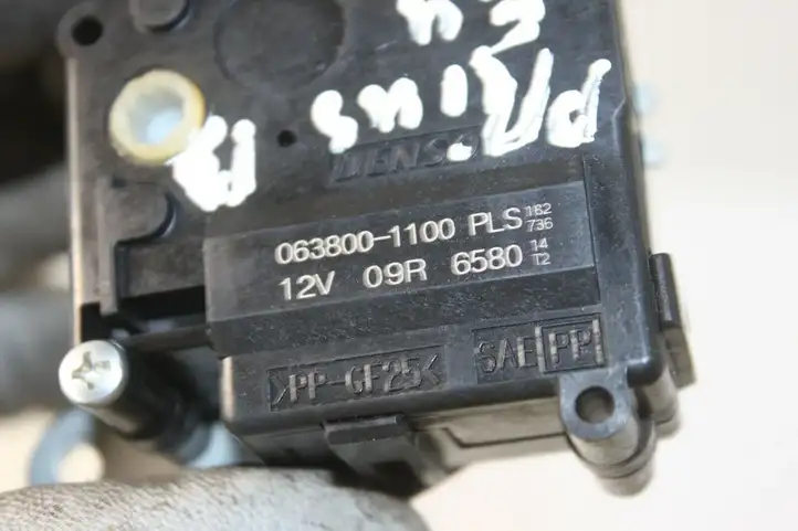 Toyota Prius (XW30) (2009 - 2015) 0638001100PLS Двигатель задвижки потока воздуха — фото 2