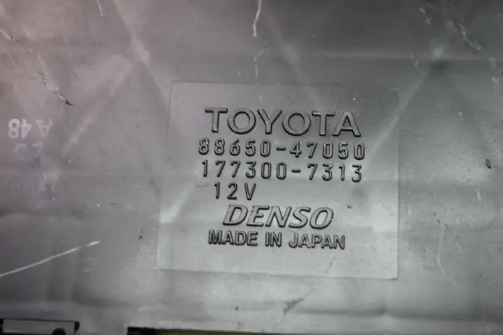 Toyota Prius (XW20) (2003 - 2009) 8865047050 Модуль управления кондиционером — фото 4