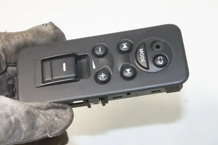 Land Rover Discovery 3 - LR3 (2004 - 2009) YUD501080PJV Блок кнопок стеклоподъемников — фото 2