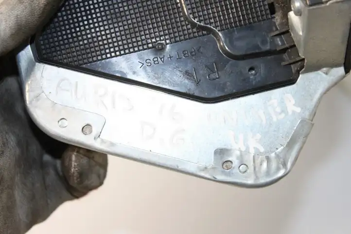 Toyota Auris E180 (2012 - 2018) Замок задней двери — фото 4
