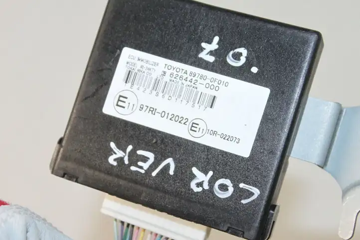 Toyota Corolla Verso E121 (2004 - 2007) 897800F010 Блок иммобилайзера — фото 2