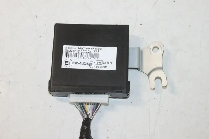 Toyota Corolla Verso E121 (2004 - 2007) 897800F010 Блок иммобилайзера — фото 1