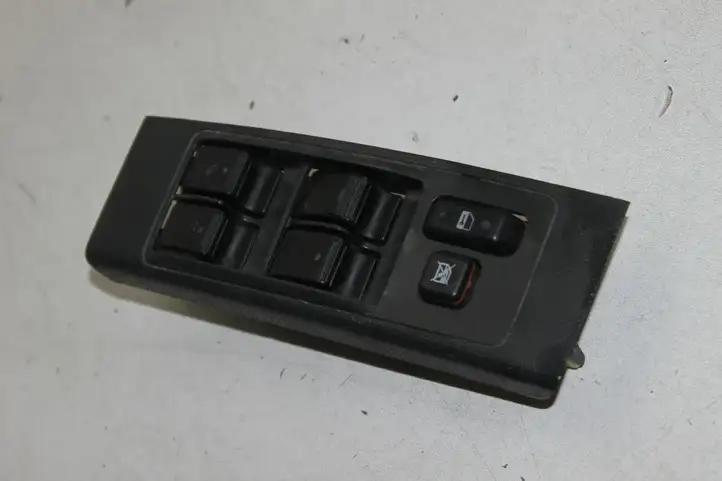 Toyota Corolla Verso E121 (2004 - 2007) 848200F030 Кнопка стеклоподъемников — фото 2