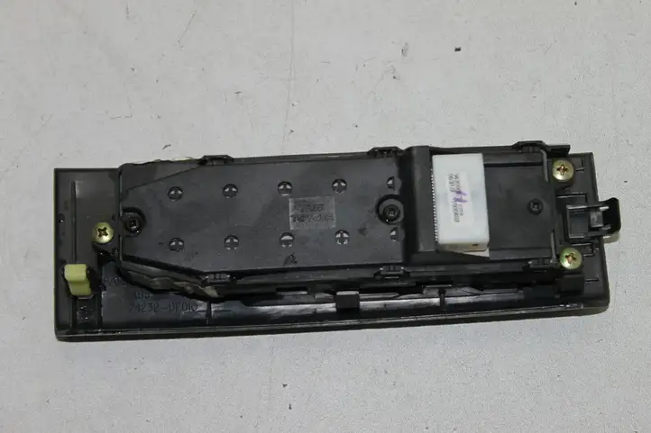 Toyota Corolla Verso E121 (2004 - 2007) 848200F030 Кнопка стеклоподъемников — фото 3