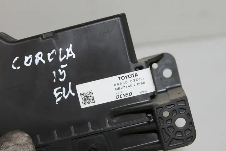 Toyota Corolla E160 E170 (2013 - ) 8865002D81 Модуль управления кондиционером — фото 2