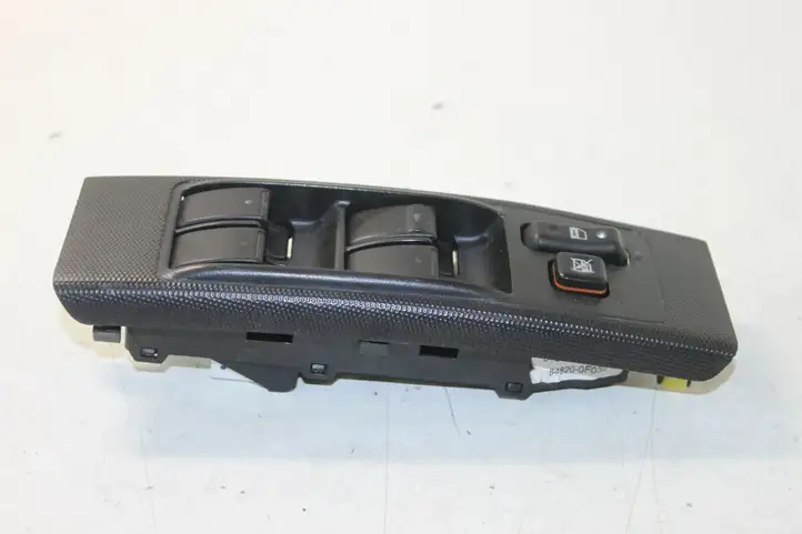 Toyota Corolla Verso E121 (2004 - 2007) 848200F03000 Блок кнопок стеклоподъемников — фото 3