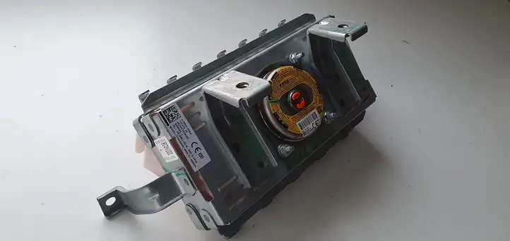 Nissan Pulsar (2014 - 2018) Подушка безопасности пассажира — фото 5
