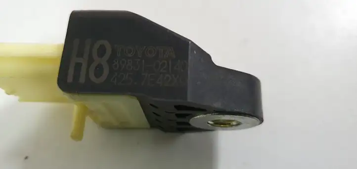 Toyota Yaris (2014 - 2019) Датчик удара SRS — фото 4