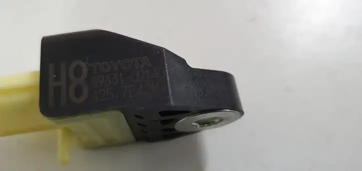 Toyota Yaris (2014 - 2019) Датчик удара SRS — фото 4