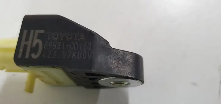 Toyota Yaris (2014 - 2019) Датчик удара SRS — фото 4