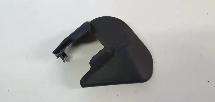 Toyota Yaris (2014 - 2019) Прочие детали салона — фото 3