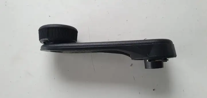 Toyota Yaris (2014 - 2019) Ручка стеклоподъемника — фото 2