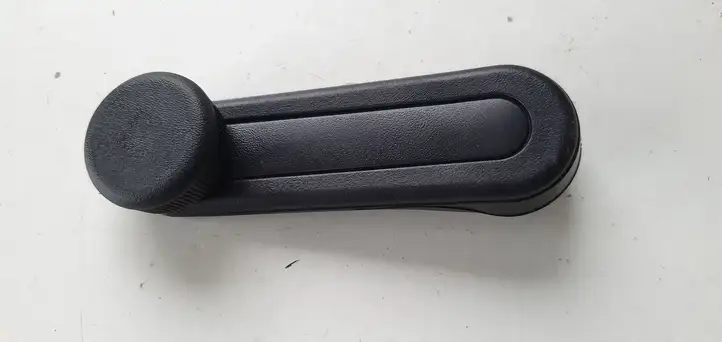 Toyota Yaris (2014 - 2019) Ручка стеклоподъемника — фото 1