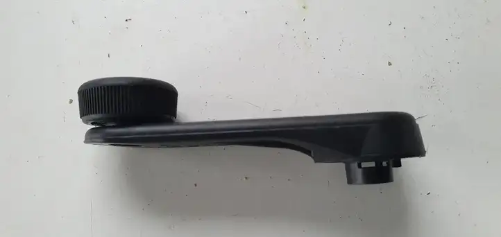 Toyota Yaris (2014 - 2019) Ручка стеклоподъемника — фото 2