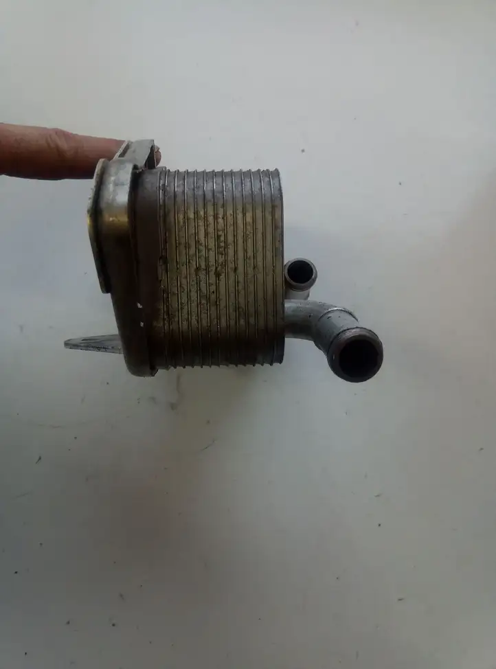 Audi S5 8T (2007 - 2011) Кронштейн масляного фильтра — фото 2