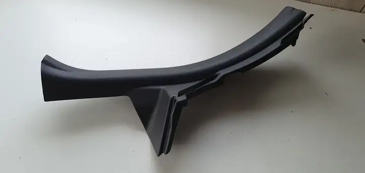 Toyota Yaris (2014 - 2019) Внутренняя отделка заднего порога — фото 1