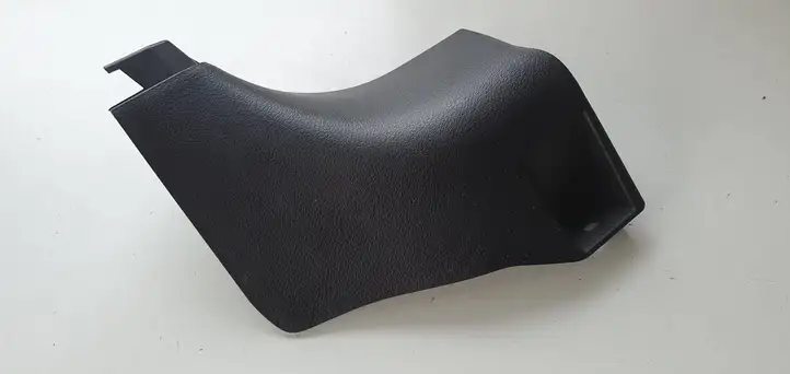 Toyota Yaris (2014 - 2019) Внутренняя отделка переднего порога — фото 1