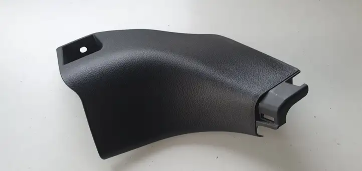 Toyota Yaris (2014 - 2019) Внутренняя отделка переднего порога — фото 4