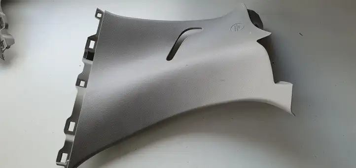 Toyota Yaris (2014 - 2019) Накладка ремня безопасности — фото 1