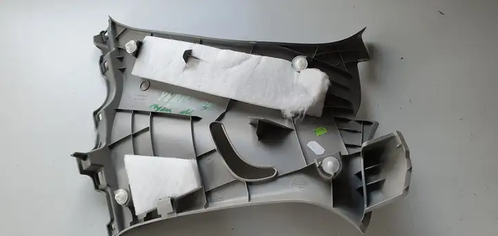 Toyota Yaris (2014 - 2019) Накладка ремня безопасности — фото 2