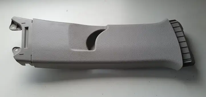 Toyota Yaris (2014 - 2019) Накладка ремня безопасности — фото 1