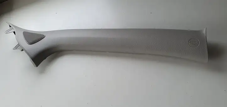 Toyota Yaris (2014 - 2019) Обшивка стойки A — фото 1