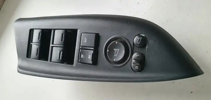 Honda Jazz (2015 - 2020) Другие включатели / ручки/ переключатели — фото 2
