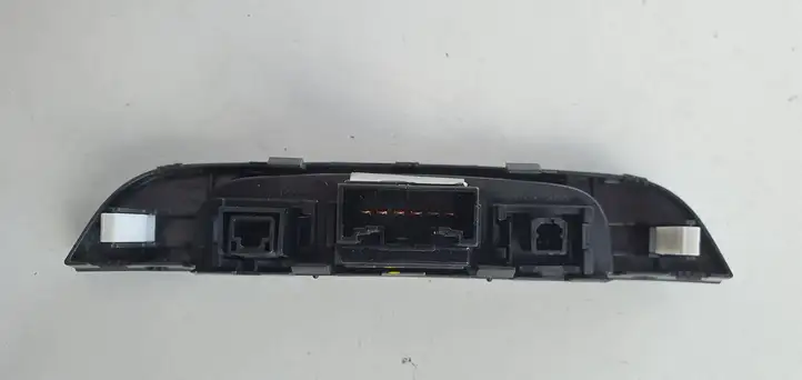 Hyundai ix35 (2009 - 2013) Другие включатели / ручки/ переключатели — фото 2