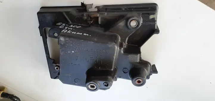 Lexus GS 300 350 430 450h (2004 - 2007) Крышка ящика аккумулятора — фото 3