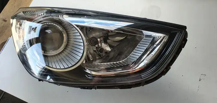 Hyundai ix35 (2009 - 2013) Передняя фара — фото 2