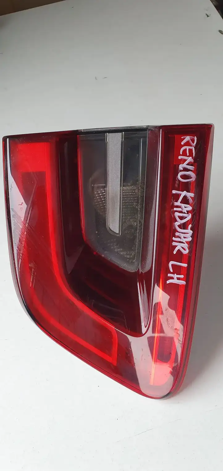 Renault Kadjar (2015 - 2018) Задний фонарь в крышке багажника — фото 4