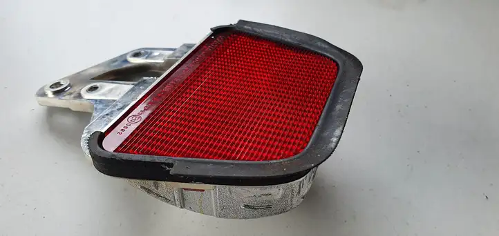Toyota Avensis T250 (2003 - 2006) Дополнительный стоп фонарь — фото 4