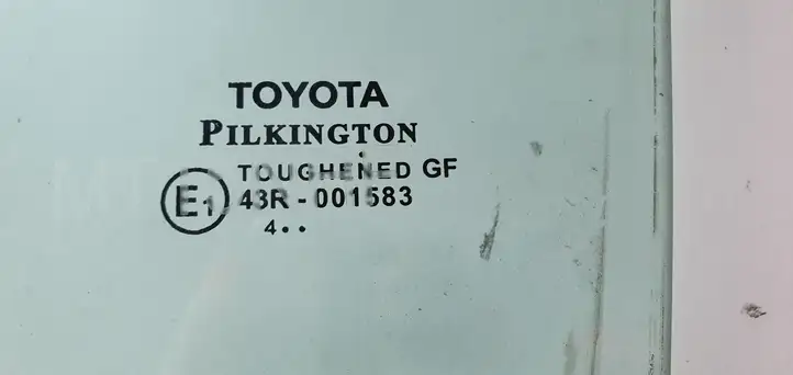 Toyota Auris E180 (2012 - 2018) Стекло задней двери — фото 2