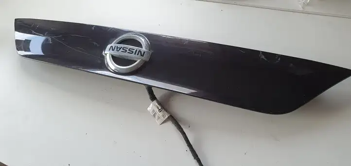 Nissan Qashqai (2013 - 2017) Подсветка номера — фото 4