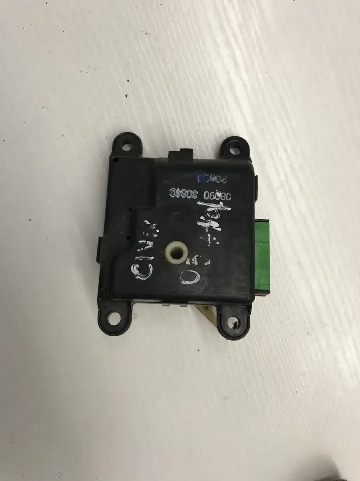 Honda Civic (2001 - 2005) 0B09030840 Двигатель задвижки потока воздуха — фото 1